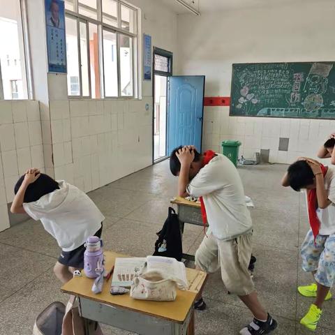 西庙小学校园防空演练：安全意识的日常实践