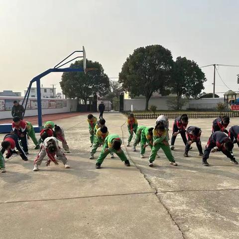 阳光下的成长——西庙小学阳光体育活动纪实