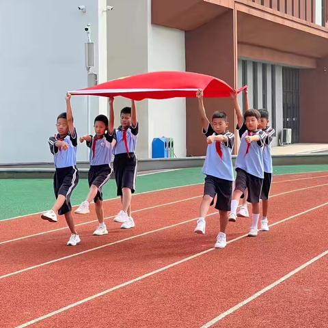 平安快乐过暑假 ——海湾小学二六中队升旗仪式纪实