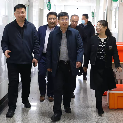 榆树市教育局局长韩亮调研指导第二实验小学桶装分餐工作
