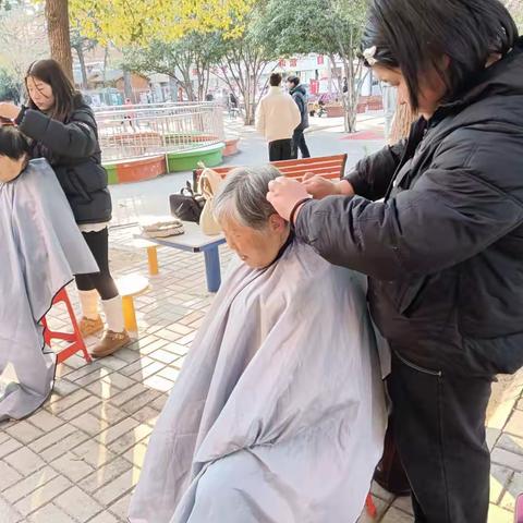 【南关街道七一社区】服务于心 便民于行 --一场家门口的志愿服务暖了居民心