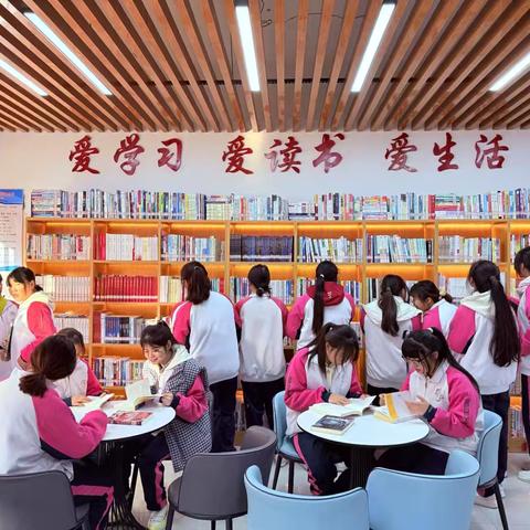 准教师走进淳风苑社区 ‍———解锁书中的教育智慧 ‍