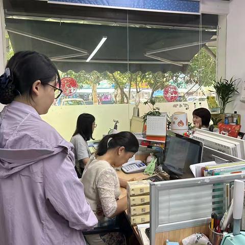 湖墅支行走进好孩子商贸有限公司和上海致康保洁服务有限公司