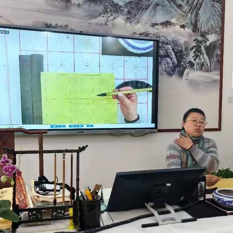 翰墨溢浓香    笔尖绽芳华