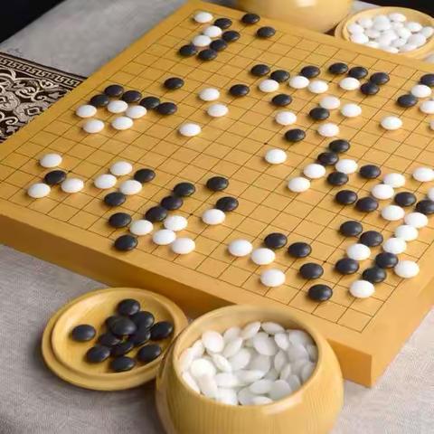 “棋”妙世界，乐在“棋”中——鼎湖区桂城街道中心幼儿园中二班围棋汇报课简记