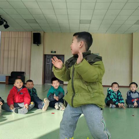 欢乐中四班，击鼓传花乐翻天