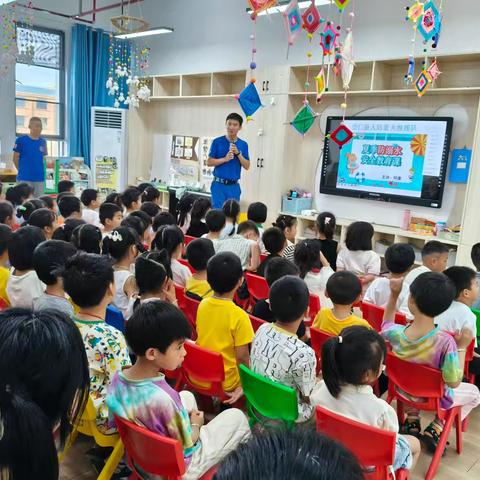 蓝天救援队进校园 防溺水安全驻心间——许坊乡中心幼儿园邀请崇仁县人防蓝天救援队入园防溺水安全知识宣讲及应急救护培训