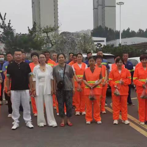 【章丘城管】粽香寄深情 致敬环卫工