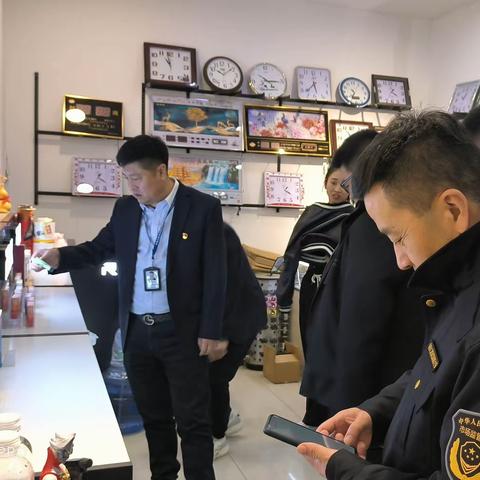 望奎县局元旦节前联合执法部门整顿市场环境