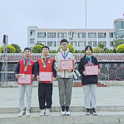 热烈祝贺文达实验学校学生在普安县九年级学生数学知识竞赛中喜获佳绩！