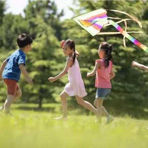 又是一年三月三一一一城头学校风筝活动童心童趣