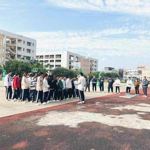 体验“腾空”的感觉———《立定跳远》