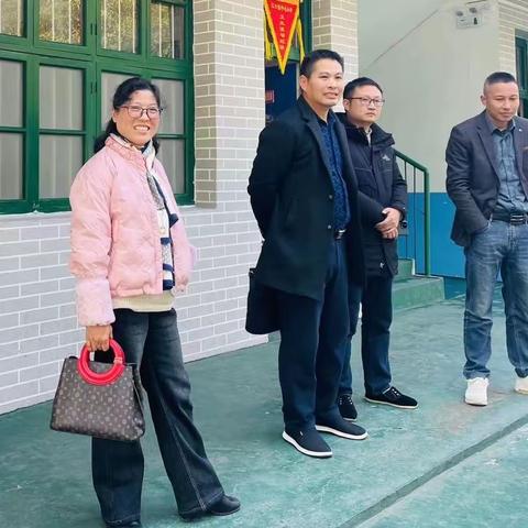 心系教育，情暖教师——洞口县领导慰问江口镇中心学校教师