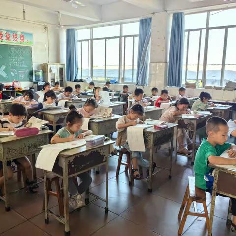 青狮学校一年级1班语文课后服务：作业整理进行时
