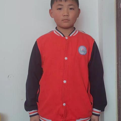 范县人民路小学《Meet my family》