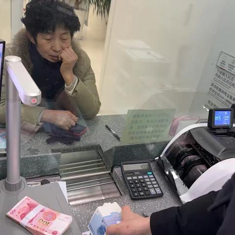 中国银行涡阳团结路支行开展“新年换新钱”服务活动 暖民心迎新春
