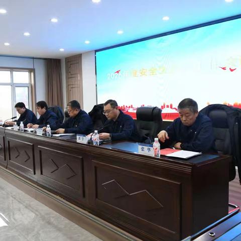 这一年，谢谢“你”；下一年，我们继续并肩“驰”骋