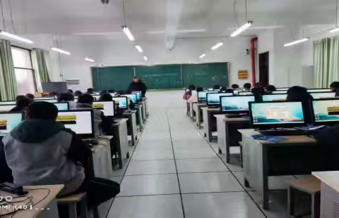 指尖上下舞青春，键盘起落展风采 —七年级信息技术技能比赛