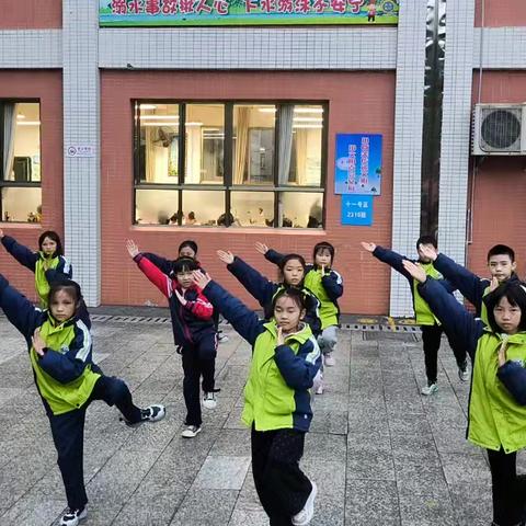 汝城一完小三年级武术社团：16周学少年拳第一套和五步拳，习武路上见成长