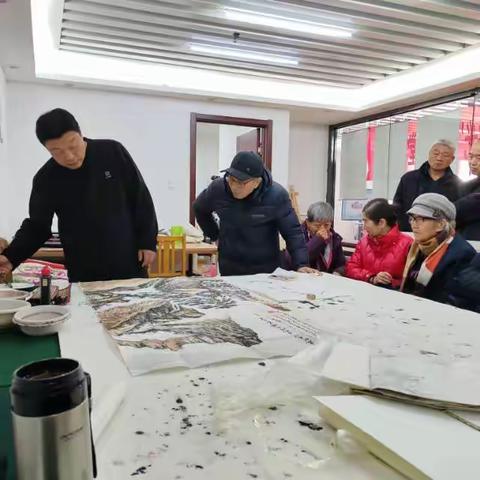 笔墨传情，丹青育人——甄家磊