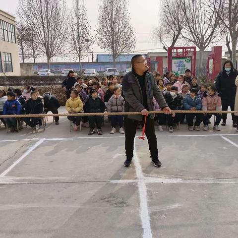 绳彩飞扬展风采，凝心聚力迎新年——孙沟中心小学“庆元旦”拔河比赛