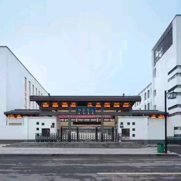 童心向学初启程 家校携手伴成长——鹰潭市师范附属小学2025年一年级新生家长会
