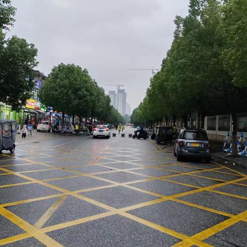 责任的坚守—南阳市实验学校四十一班志愿者护岗活动纪实