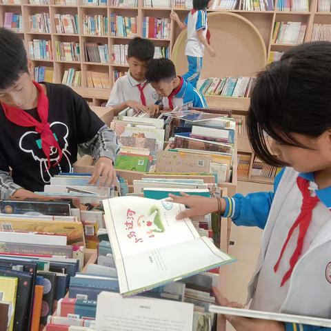 中和镇中心学校五（1）班十一月份读书活动纪实