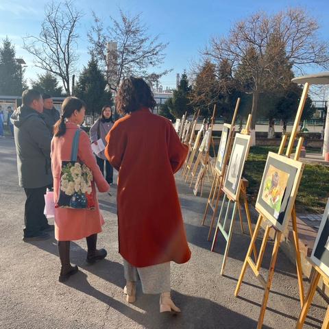 笔绘初心 艺润职教 ——新源县中小学美术名师工作室赴新源县职业技术学校评展送教活动纪实
