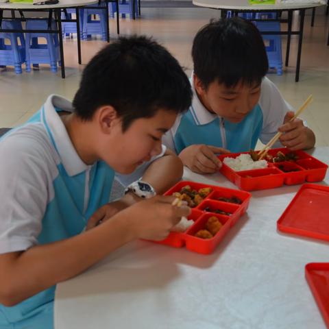 学院附中开展预防食物中毒应急演练活动