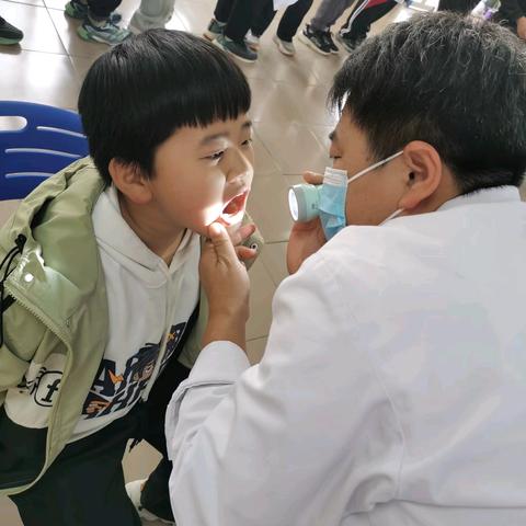 以体检护健康，以关怀伴成长——慕义寨小学2025—2026学年度学生体检