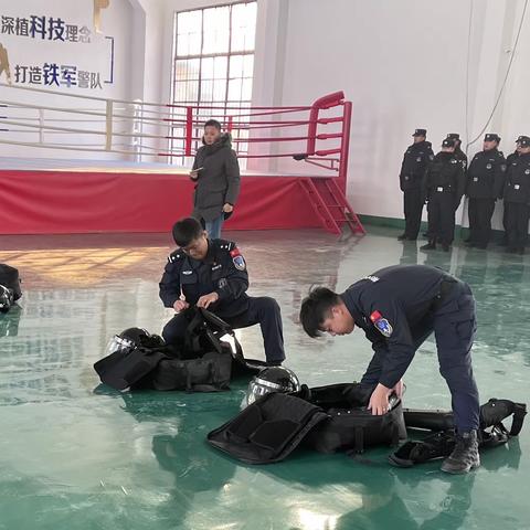 新乐市局特巡警大队组织开展冬季练兵活动￼