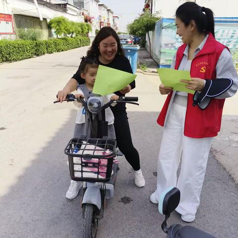 沙河市桥东街道西杜村开展“扫黄打非”主题宣传活动