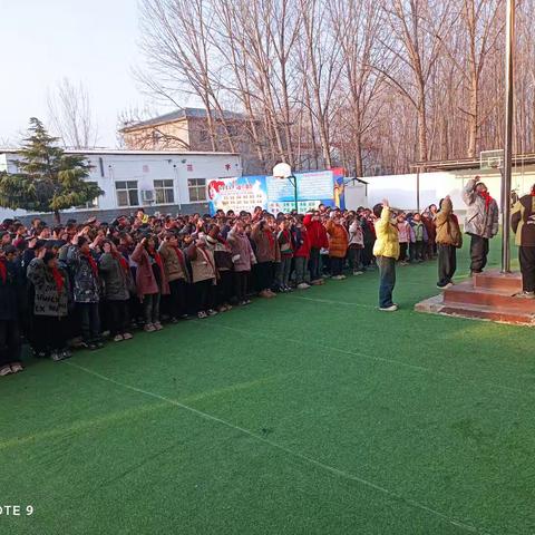 万隆乡荆科小学国旗下讲话防震减灾宣传活动