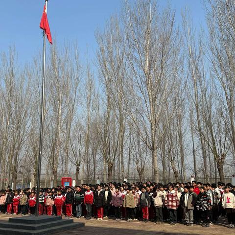 预防为主，生命至上—邱县大马堡明德小学开展防震防火演练活动