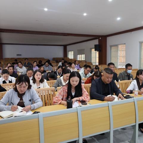 课堂展风采，教研促成长——磨憨中心小学学科带头人和骨干教师语文示范课展示交流活动