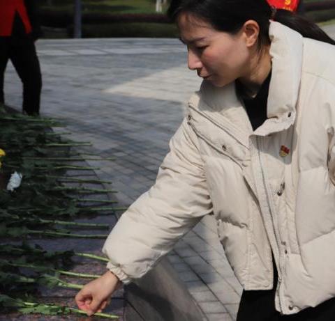 赓续红色血脉 厚植家国情怀——北苑小学党员教师开展清明祭英烈主题活动
