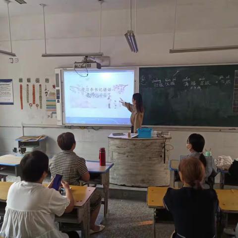 团结小学全体教师学习李书记在庆祝兰考县第38个教师节表彰大会讲话