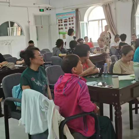 龙卉社区电商AI培训课顺利开展