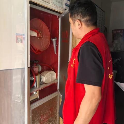 金茂府社区筹备组 ‍开展商铺消防设施检查