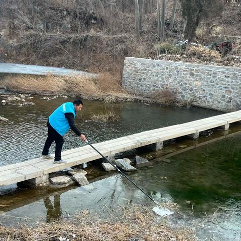 维护河道清洁 共迎新春佳节