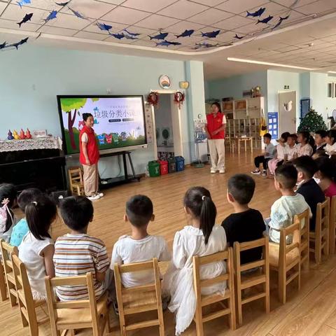 【 枣园街道裴庄社区】垃圾分类进校园 环保理念润童心