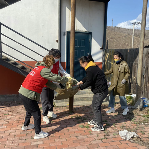 满归镇林安社区新时代文明实践站开展环境卫生整治 志愿服务活动