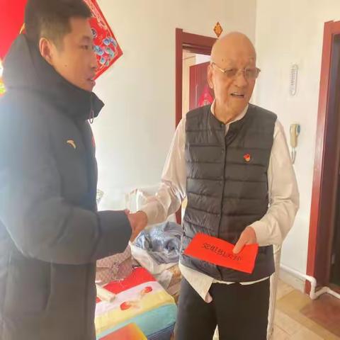 林安社区新时代文明实践站开展春节前“暖心慰问老党员，不忘初心送温暖”活动