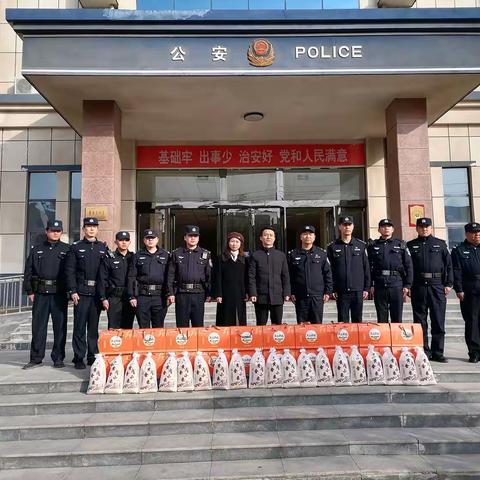 新区街道开展“中国人民警察节”慰问活动