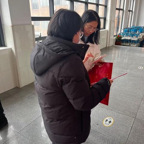 冬日暖阳，传递新年祝福 ———杭州银行下沙开发区支行开展迎新春及代发单位服务宣讲专项活动