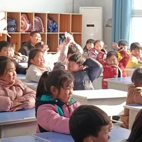 ❄️莫怪“研”凝切，春冬正交时🌱             ——徐镇镇昆吾社区小学常规教研活动