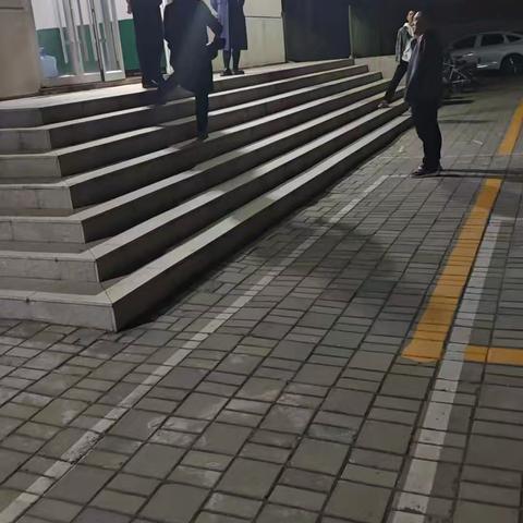 兴隆县第二中学夜间宿舍撤离演练纪实