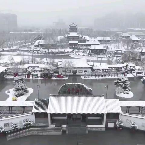 千城胜景丨河北藁城：雪后兴华公园 水墨画中游（来源：新华网）