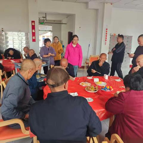 心系家国 情暖中秋